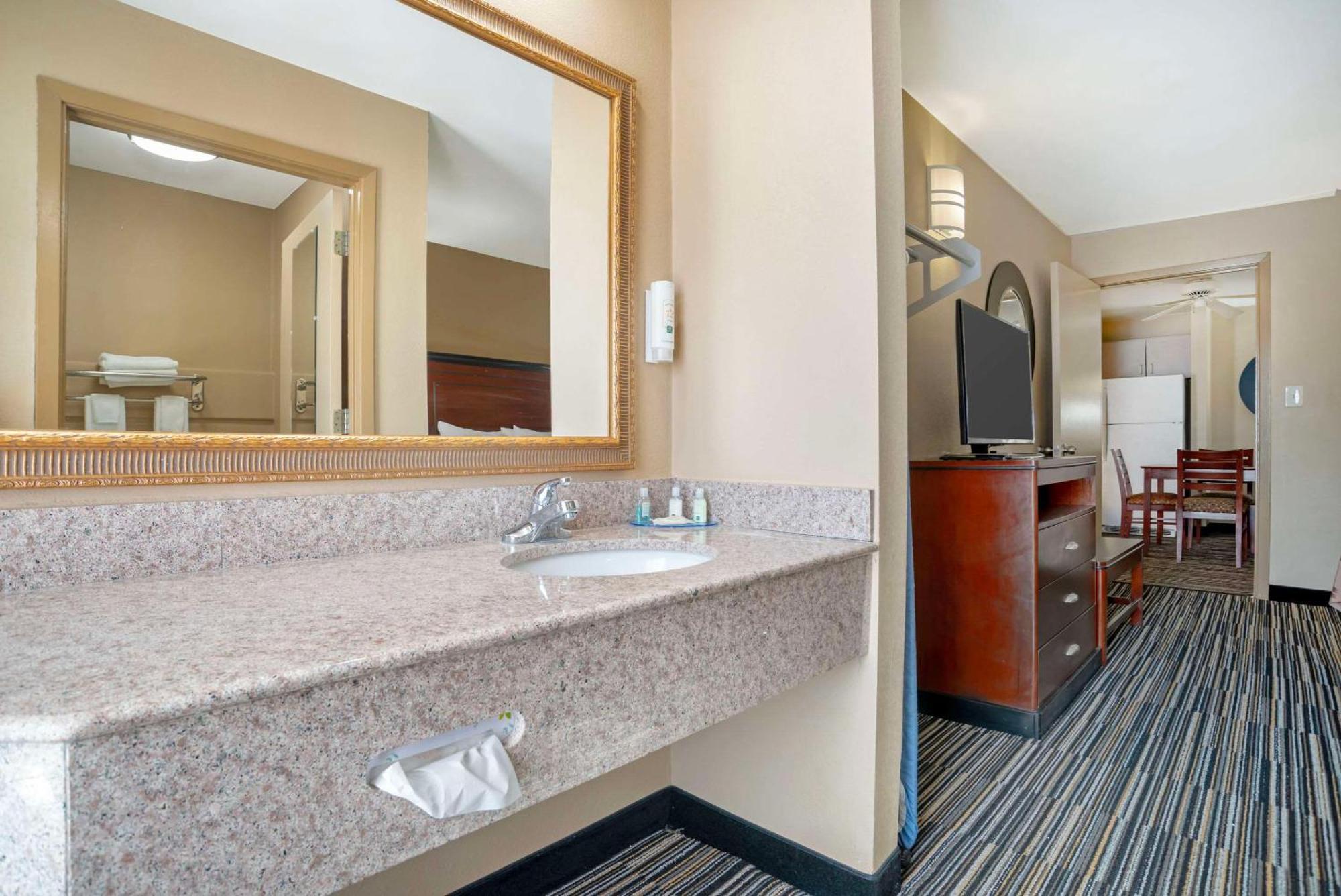 Quality Inn Brookhaven Exterior foto